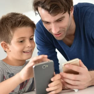 مدیریت والدین دراستفاده کودکان از شبکه های اجتماعی